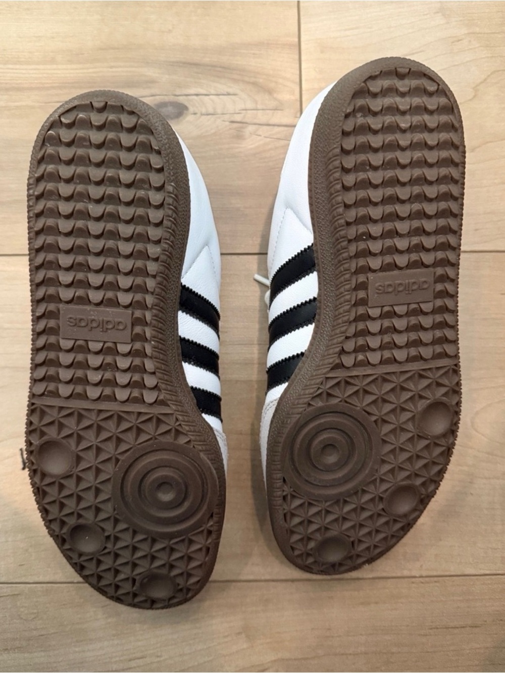 💕 ADIDAS Samba Sneakers Tennis Shoes — White with Black & Brown Accent - 6 - Picture 9 of 14
